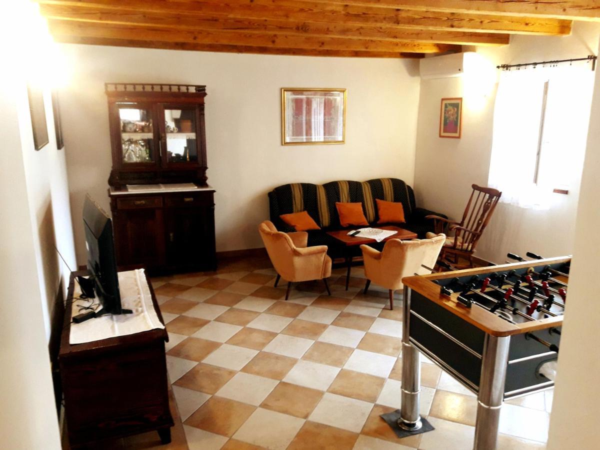 Villa Casa Istriana Nona Pina Kaštelir Exterior foto