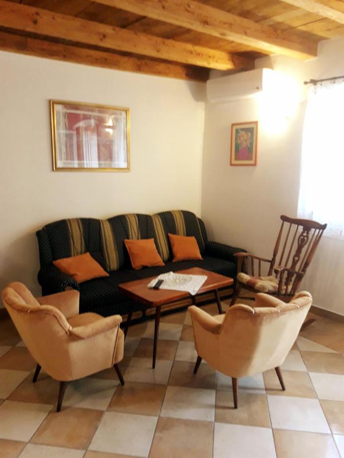 Villa Casa Istriana Nona Pina Kaštelir Exterior foto